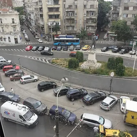 Old Town New Spacious Daire Bükreş