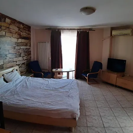 Old Town New Spacious * Бухарест