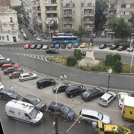 Old Town New Spacious Daire Bükreş